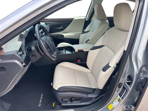 Used 2025 Lexus ES 350 w/ Premium Package FWD image 20