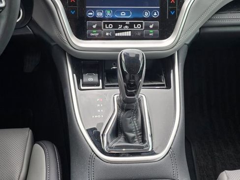 Certified 2025 Subaru Outback Limited AWD/4WD image 19