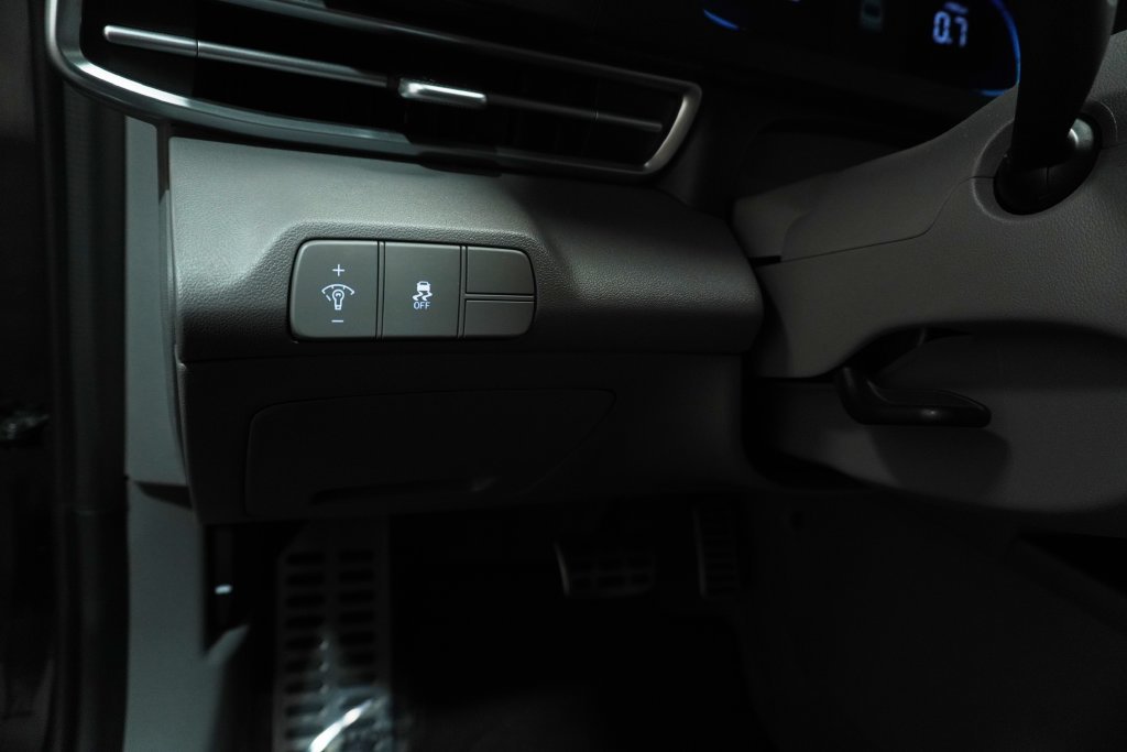 Certified 2026 Hyundai Elantra Sport FWD image 23