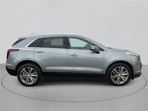 Certified 2025 Cadillac XT5 Premium Luxury image 6