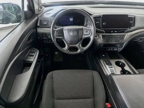 Used 2025 Honda Ridgeline Sport image 4