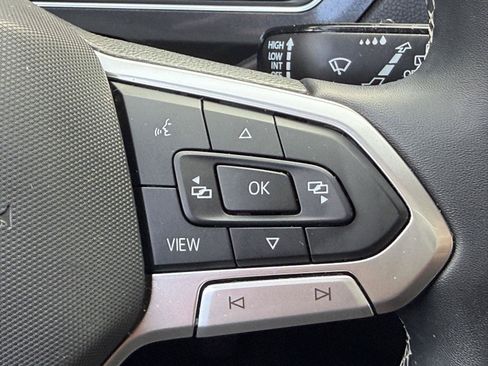 Used 2022 Volkswagen Tiguan SE AWD/4WD image 28