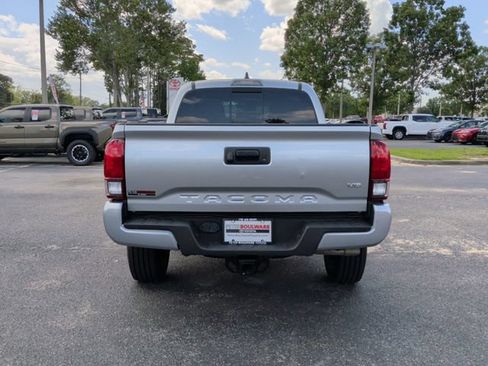 Used 2022 Toyota Tacoma SR5 w/ Technology Package RWD image 5