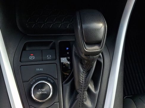 Used 2023 Toyota RAV4 XLE image 16