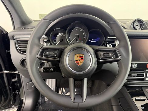 Certified 2026 Porsche Macan AWD/4WD image 25