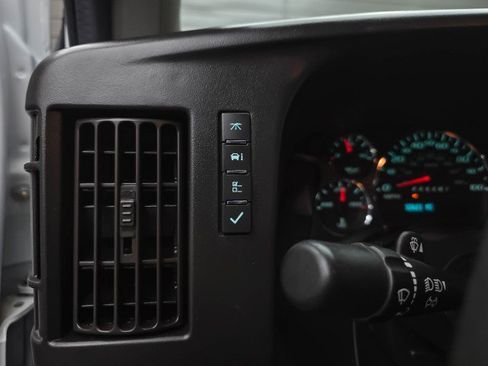 Used 2018 GMC Savana 2500 w/ Driver Convenience Package RWD image 24