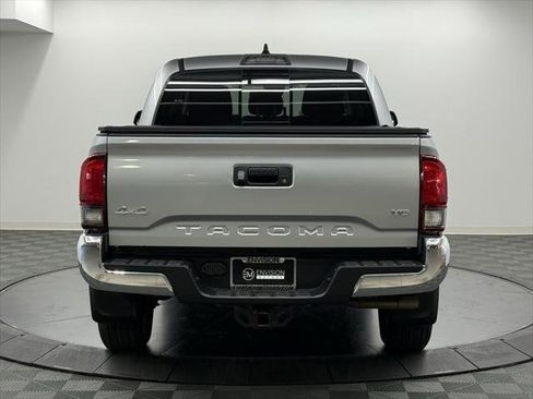 Certified 2022 Toyota Tacoma SR5 image 8