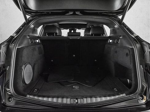 Used 2024 Alfa Romeo Stelvio AWD image 6