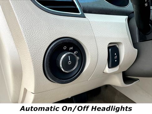 Used 2012 Ford Taurus SE FWD image 37
