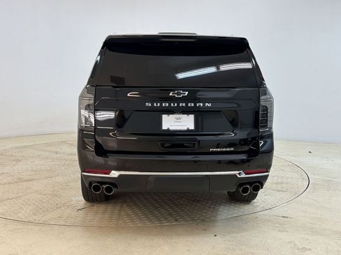 Used 2025 Chevrolet Suburban Premier image 10