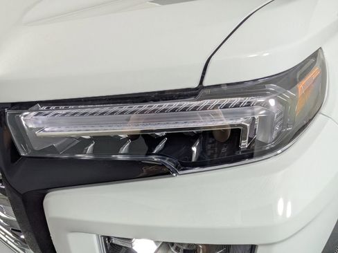 New 2026 GMC Canyon Denali image 12