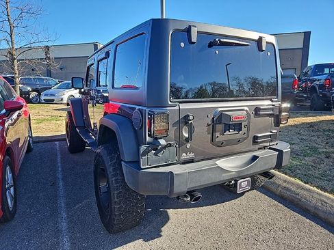 Used 2016 Jeep Wrangler Unlimited Rubicon w/ Connectivity Group image 5