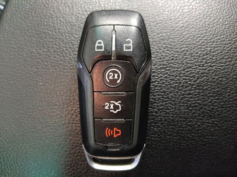 Used 2017 Ford Explorer Limited w/ Equipment Group 301A FWD image 32
