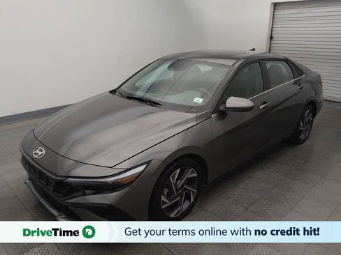 Used 2025 Hyundai Elantra SEL FWD image 1