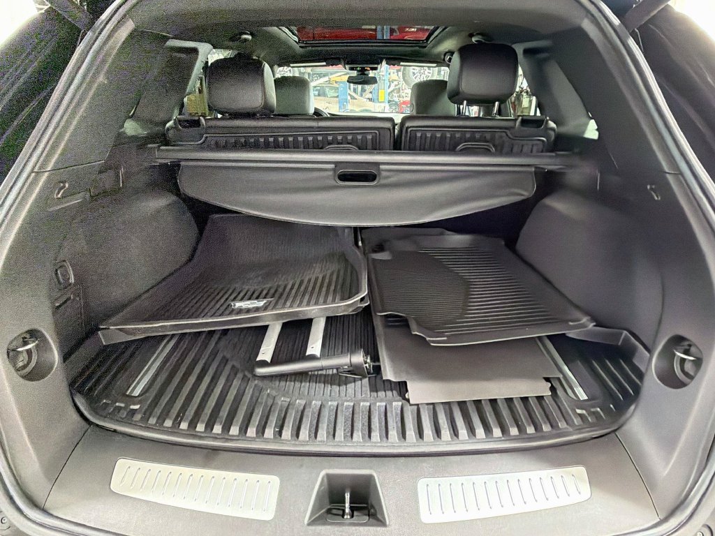 Used 2023 Cadillac XT5 Sportv w/ LPO, Floor Liner Package AWD/4WD image 29