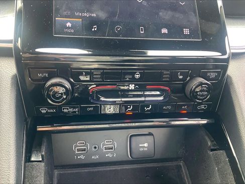 Used 2021 Jeep Grand Cherokee L Laredo image 32