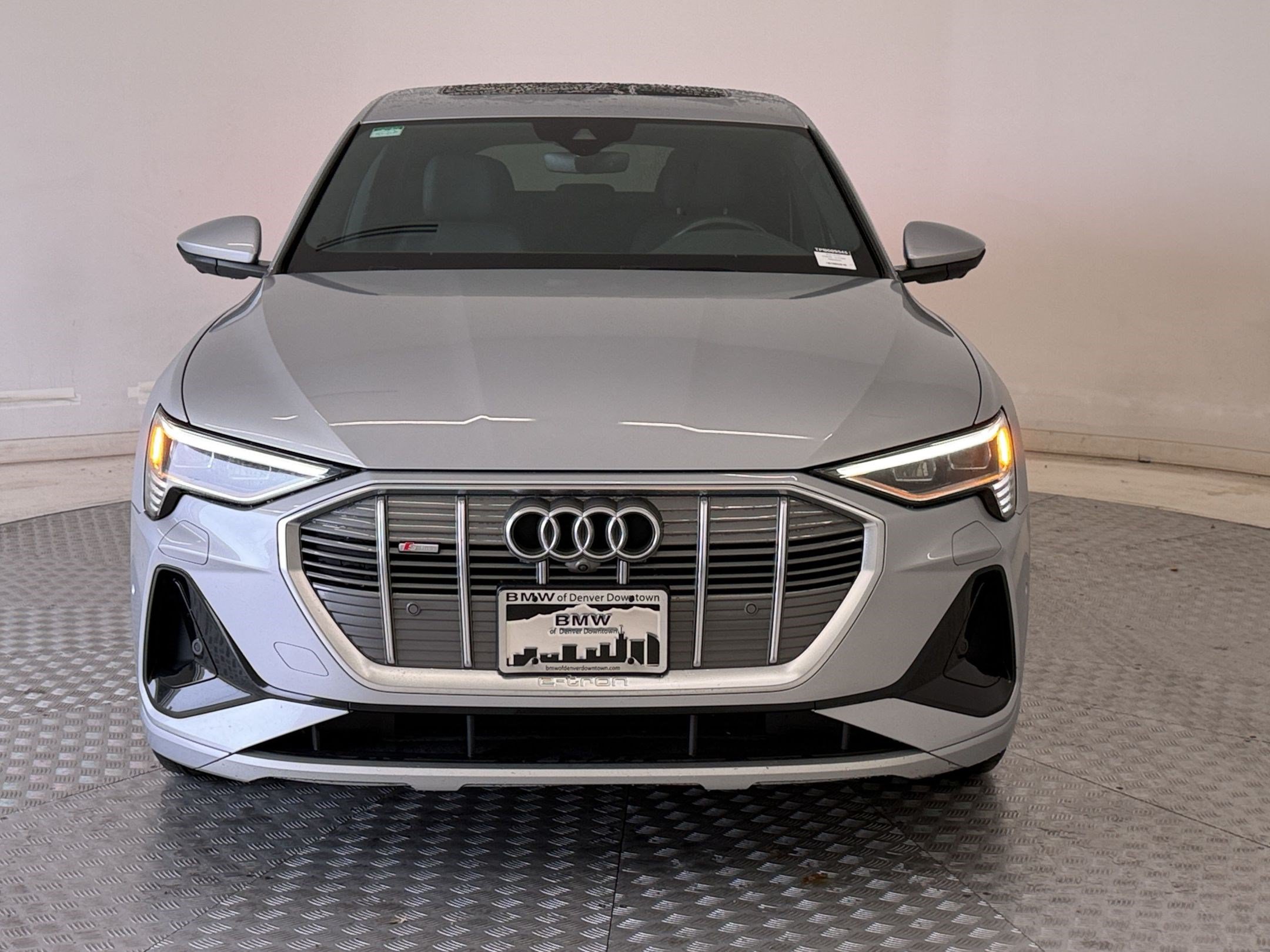 Used 2023 Audi e-tron Premium Plus w/ Premium Plus Package AWD/4WD image 6