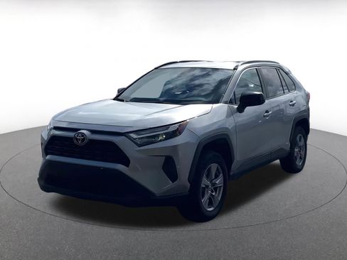 Used 2025 Toyota RAV4 LE image 7