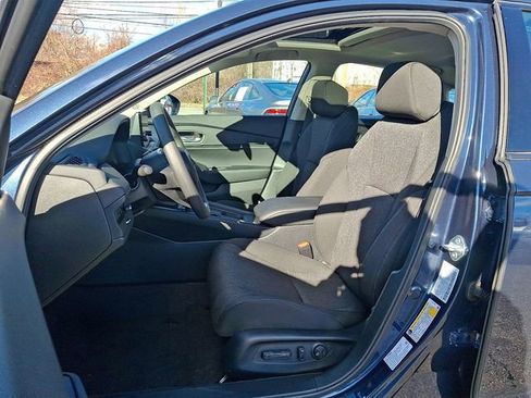 Used 2025 Honda Accord SE image 14