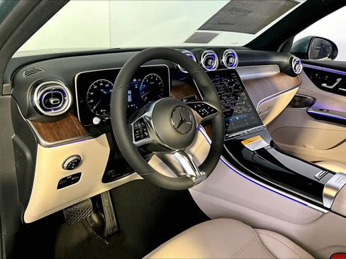 New 2026 Mercedes-Benz GLC 300 4MATIC image 9
