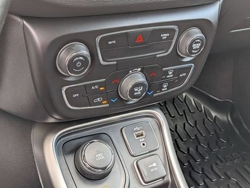 Certified 2021 Jeep Compass Latitude w/ Convenience Group AWD/4WD image 22