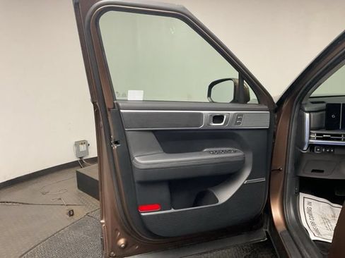 Used 2024 Hyundai Santa Fe Limited AWD/4WD image 9