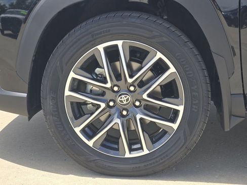 New 2026 Toyota Corolla Cross XLE FWD image 10