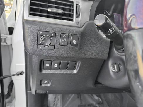 Used 2017 Lexus GX 460 image 14