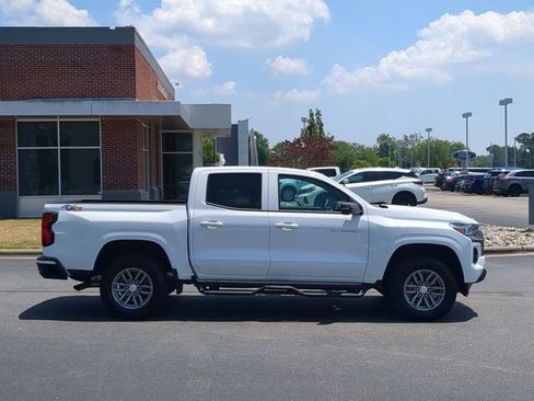 Used 2025 Chevrolet Colorado LT w/ Advanced Trailering Package RWD image 2
