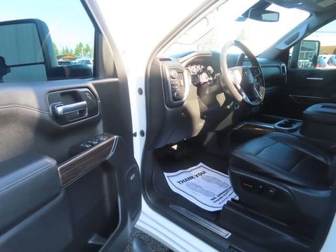 Used 2020 Chevrolet Silverado 1500 LT Trail Boss AWD/4WD image 17