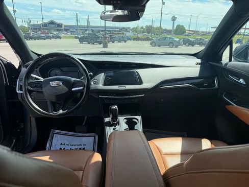 Used 2021 Cadillac XT4 Premium Luxury FWD image 15