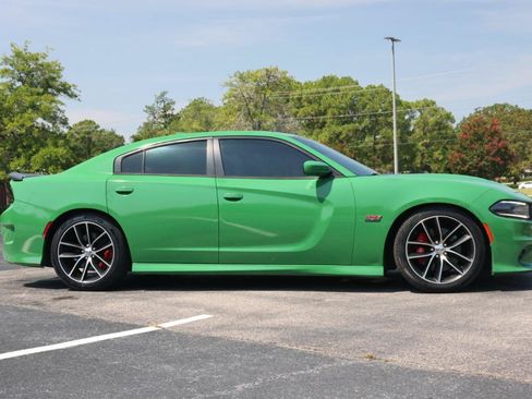 Used 2015 Dodge Charger R/T Scat Pack w/ Beats Audio Group RWD image 6