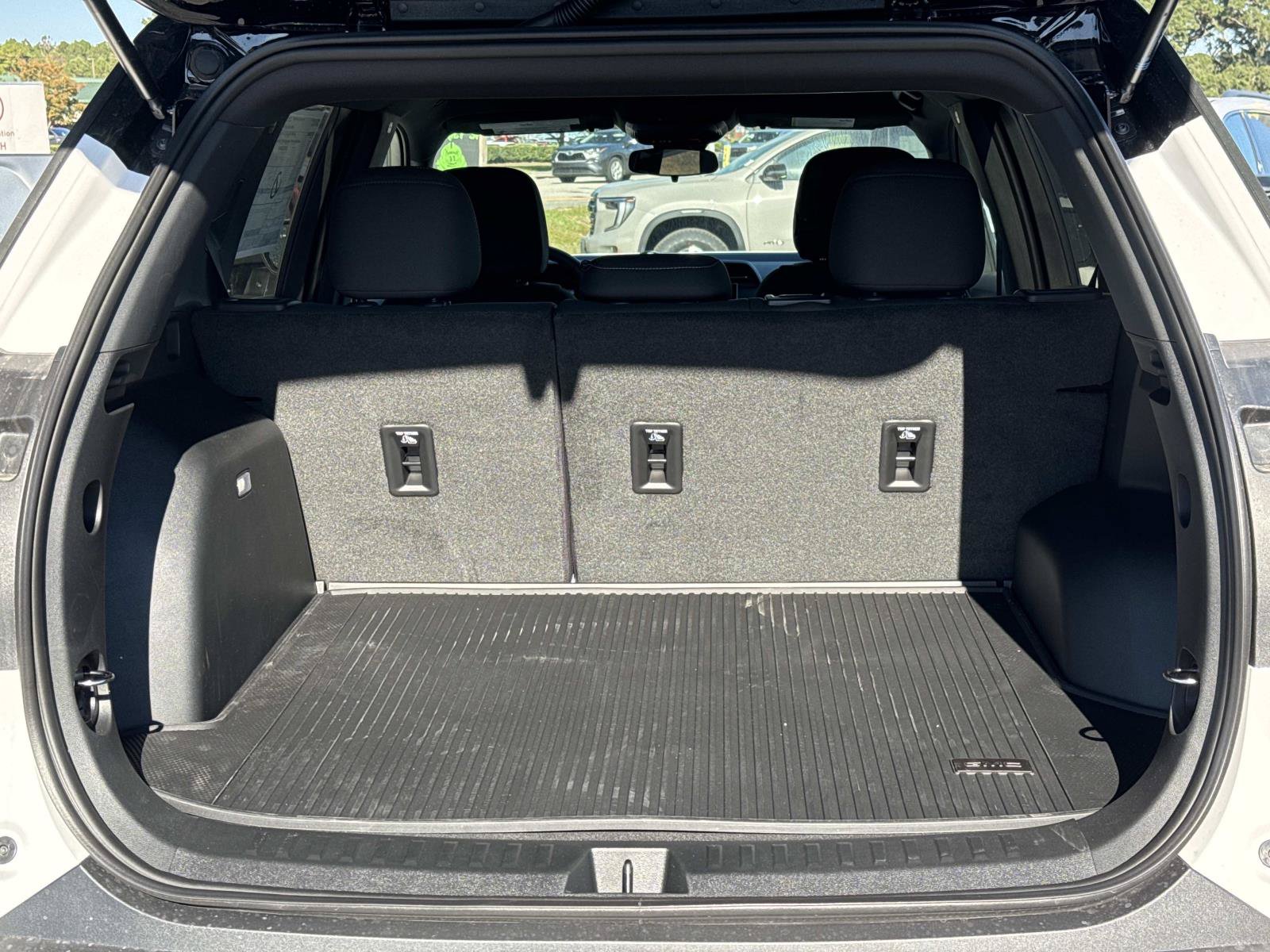 New 2027 GMC Terrain Elevation w/ LPO, Floor Liner Package FWD image 11