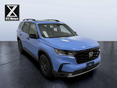 Used 2025 Honda Pilot TrailSport image 7
