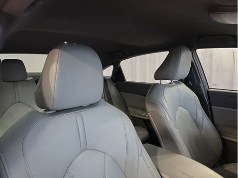 Used 2021 Toyota Avalon XLE image 17