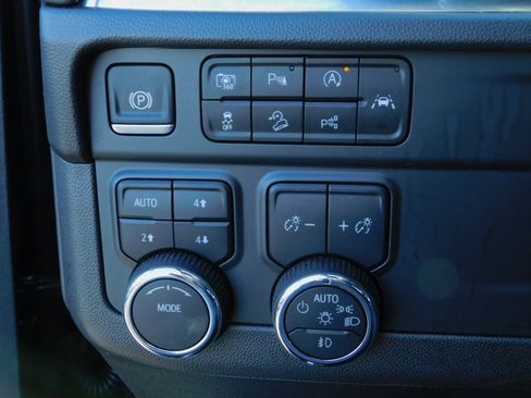 Used 2025 Chevrolet Tahoe Z71 image 36