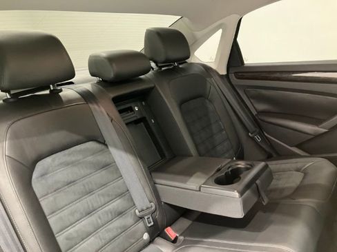 Used 2014 Volkswagen Passat TDI SEL Premium FWD image 44