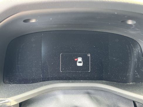 Used 2025 Toyota Camry SE w/ Convenience Package FWD image 16