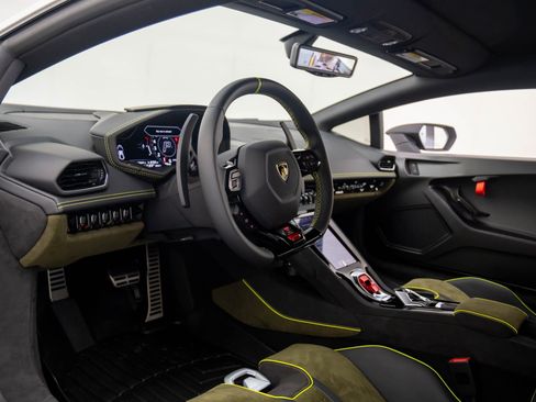 Used 2024 Lamborghini Huracan Sterrato AWD/4WD image 9