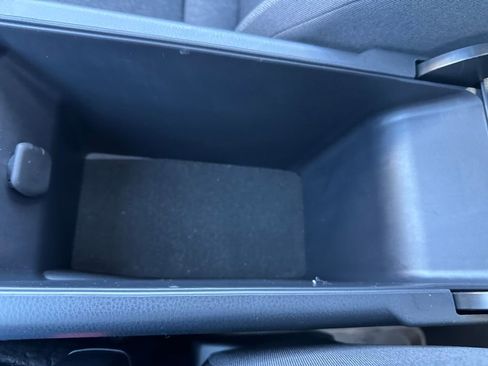 Used 2025 Toyota Camry LE image 27