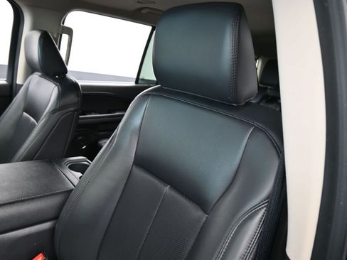 Used 2024 Ford Expedition Max XLT image 16