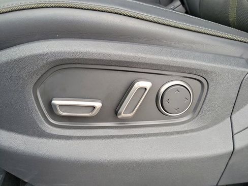 Used 2025 Rivian R1T Adventure image 13