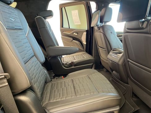 Certified 2024 Cadillac Escalade Sport Platinum w/ LPO, ONYX Package AWD/4WD image 13