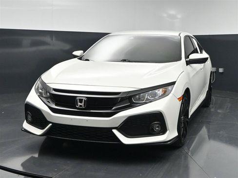 Used 2019 Honda Civic Sport image 2