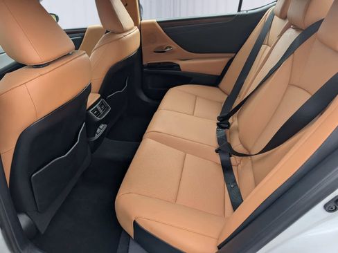 Used 2024 Lexus ES 350 w/ Premium Package image 12