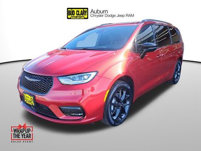 New 2026 Chrysler Pacifica Limited