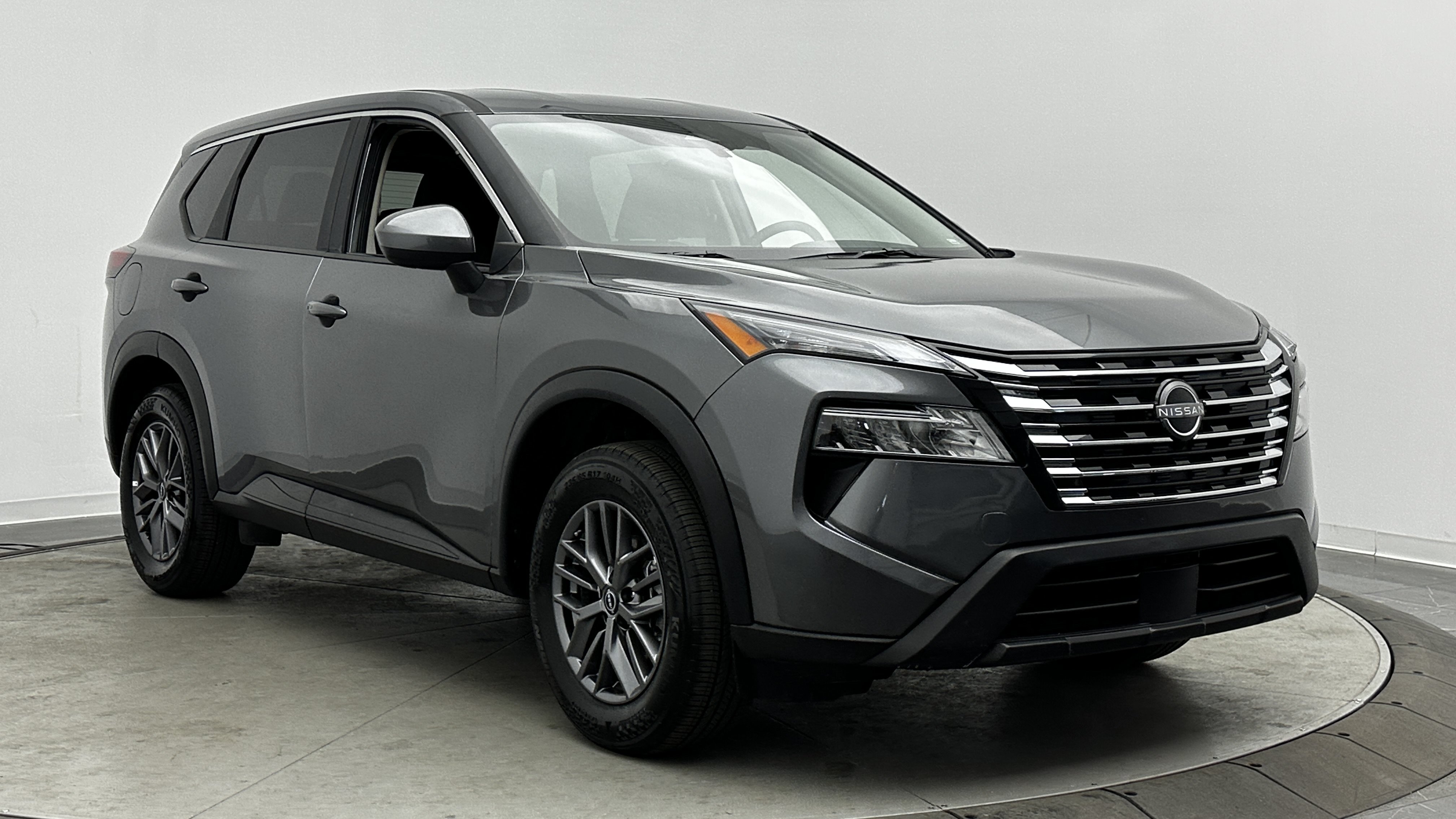 Used 2026 Nissan Rogue SV AWD/4WD image 3