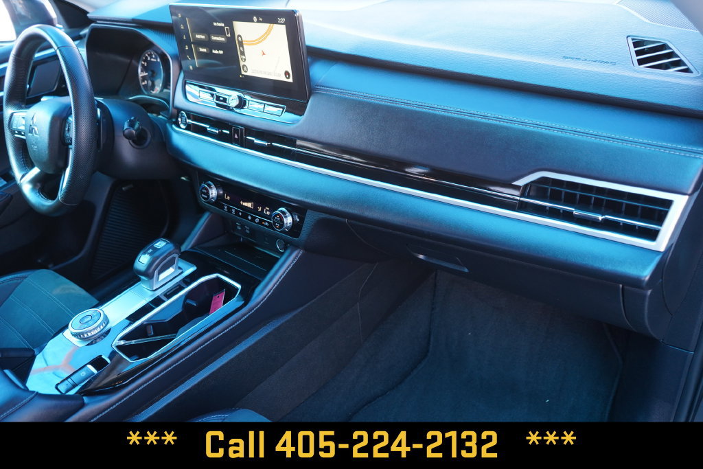 Used 2025 Mitsubishi Outlander SE FWD image 19