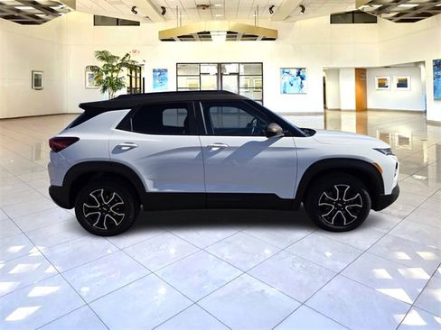 Used 2021 Chevrolet TrailBlazer ACTIV w/ Sun and Liftgate Package image 8