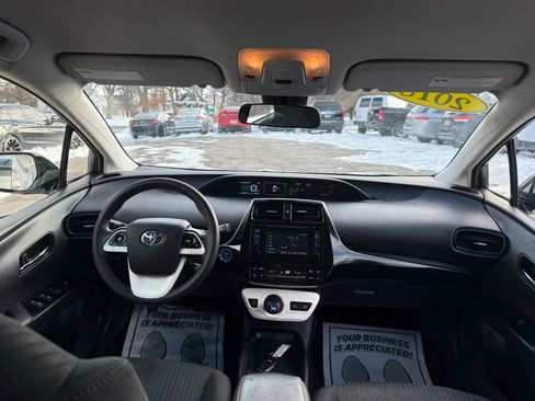 Used 2018 Toyota Prius Two image 21